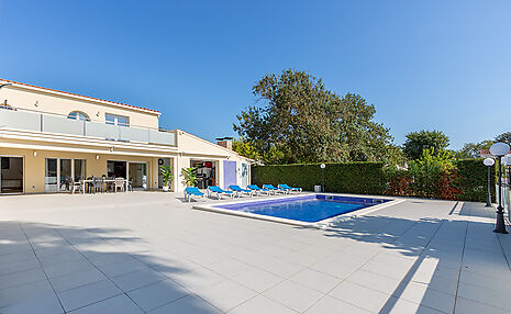 Magnifique maison au canal sud avec 27m d'amarre