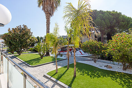 Magnifique maison au canal sud avec 27m d'amarre