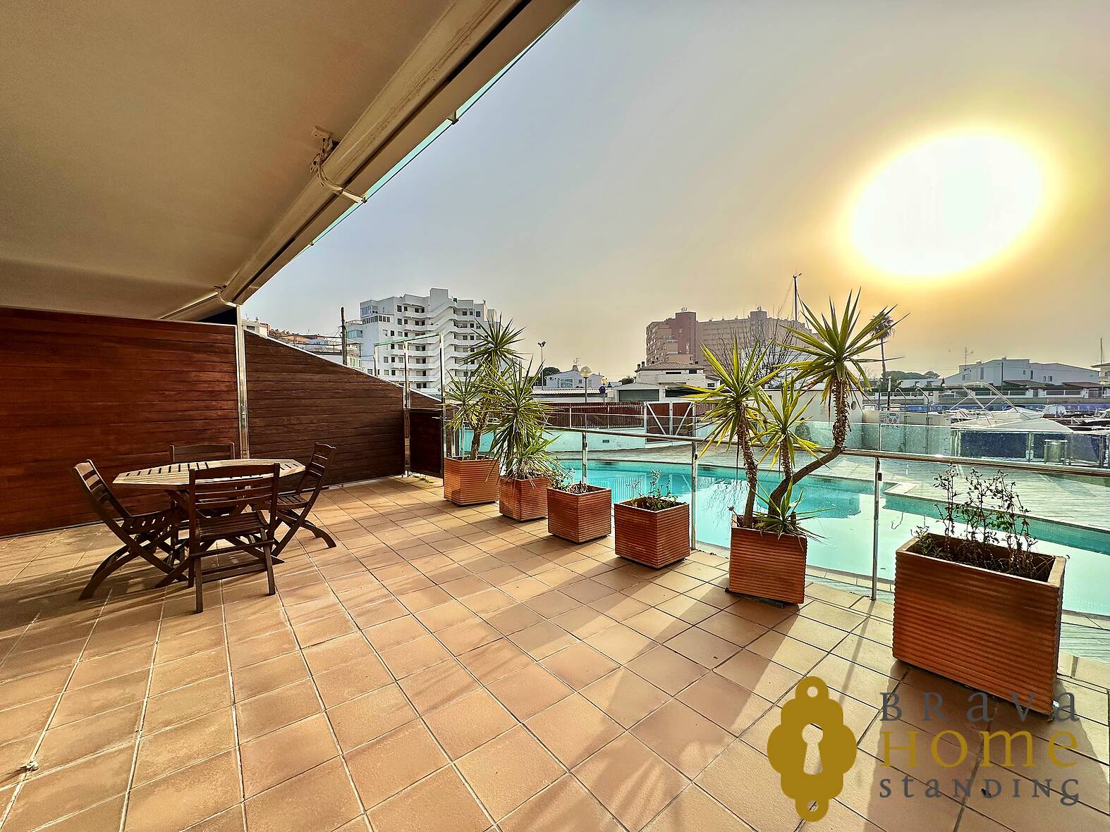 Beautiful modern apartment with pool for sale in Rosas - Santa Margarita
