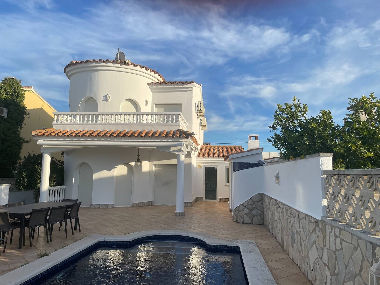 Magnificent villa with 12,5m mooring for sale in Empuriabrava