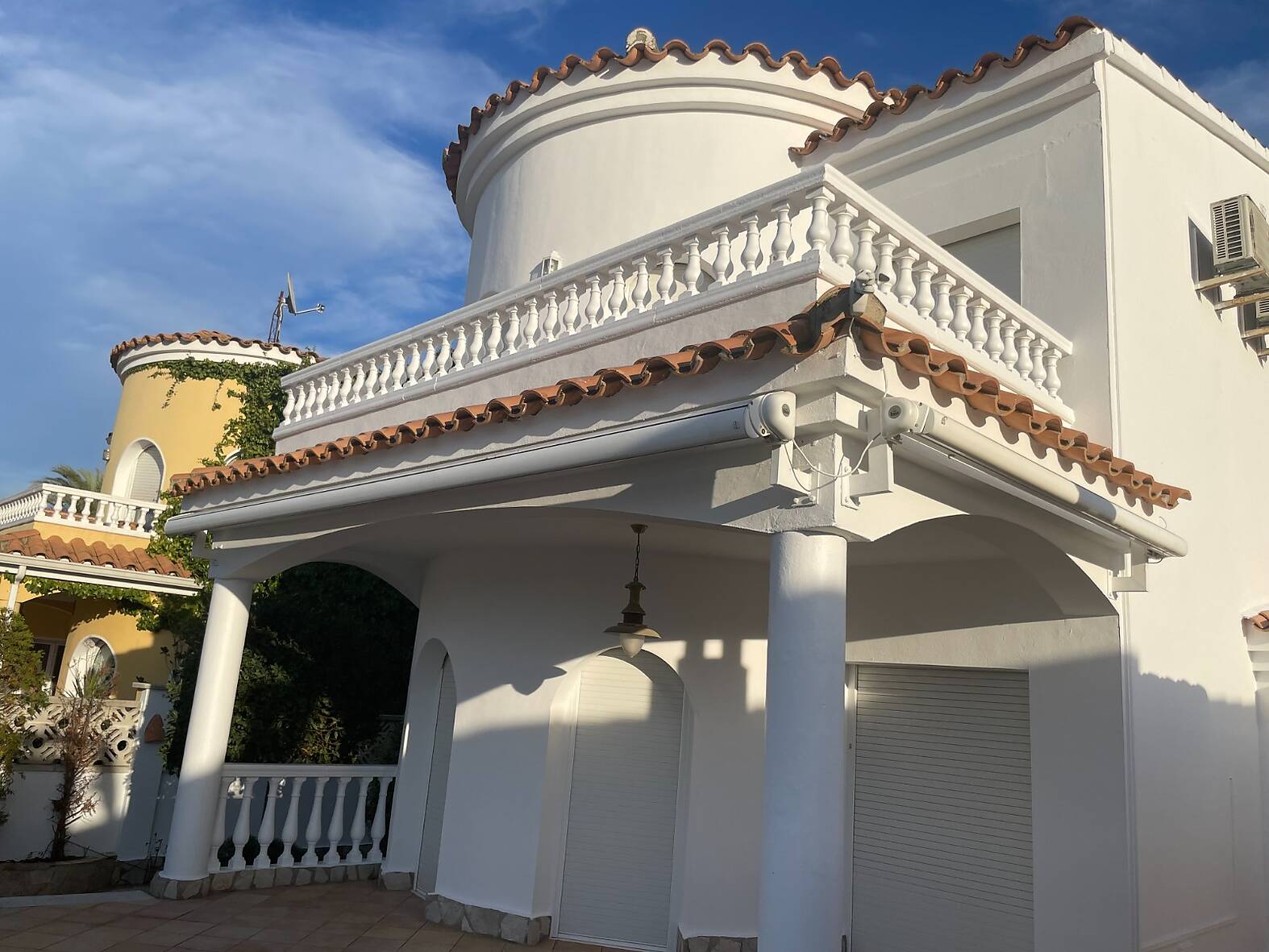Magnifique villa avec amarre de 12,5m à vendre à Empuriabrava