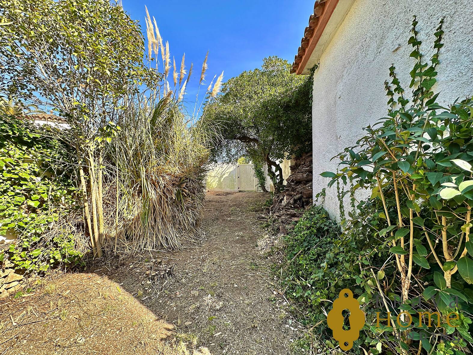 Casa con doble parcela cerca de la playa de Empuriabrava