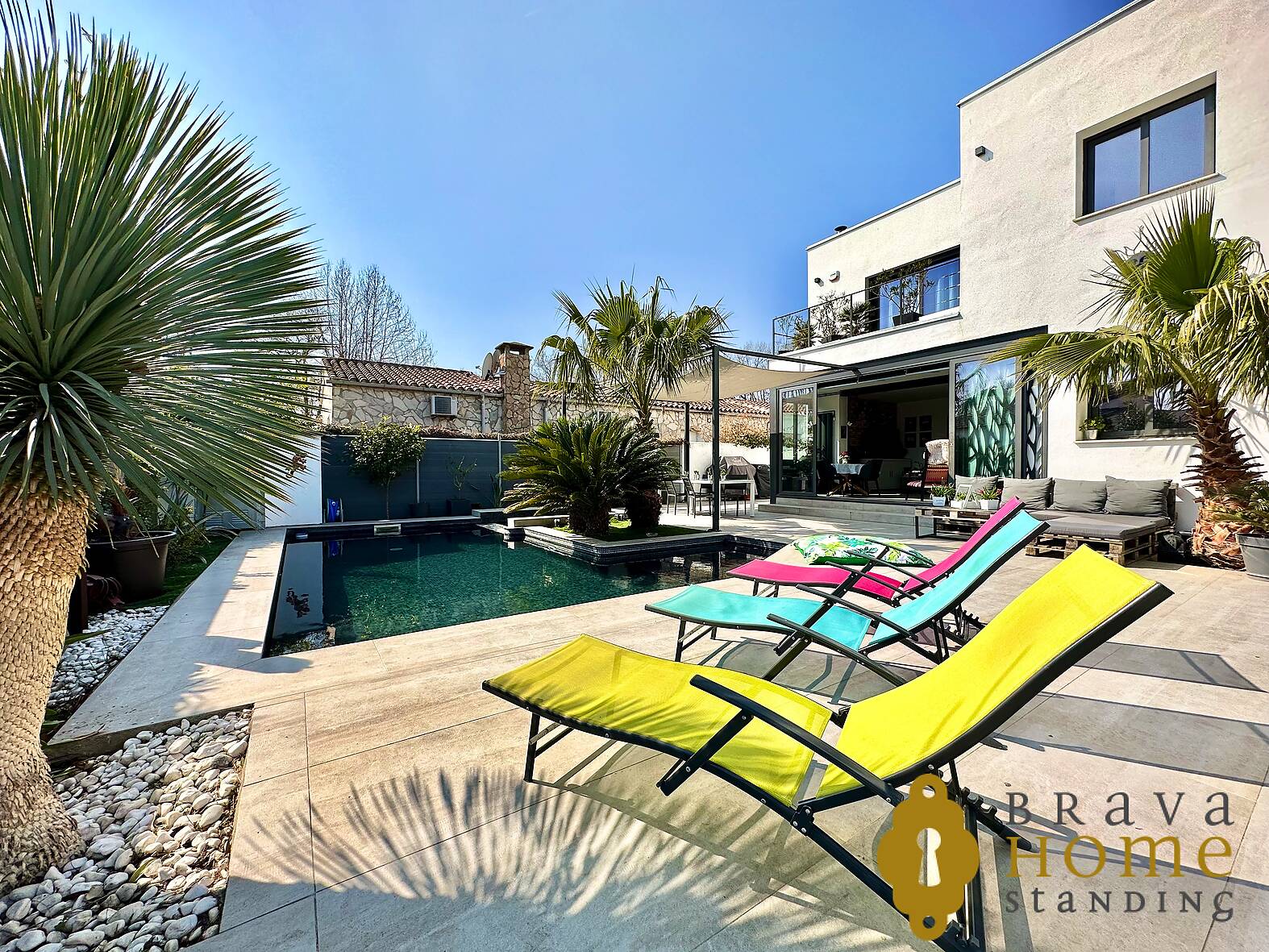 Superb villa with swimming pool near the center and beach of Empuriabrava