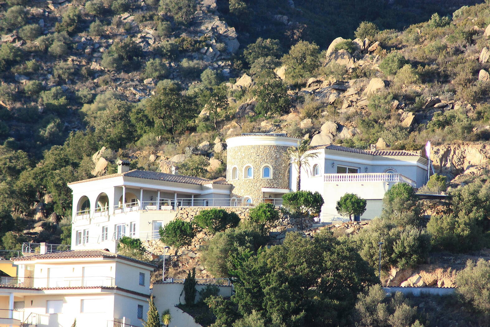 Luxueuse villa située dans les hauteurs de Palau-Saverdera