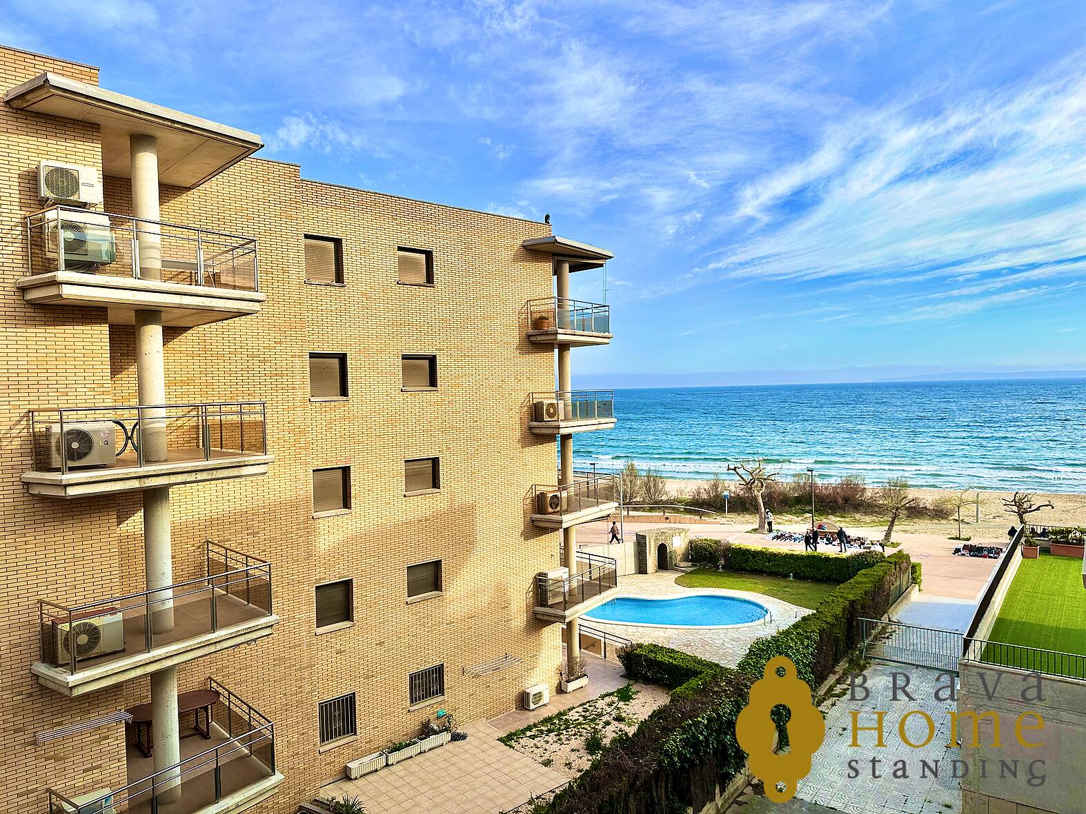 Beautiful studio with sea view, for sale in Rosas - Salatar