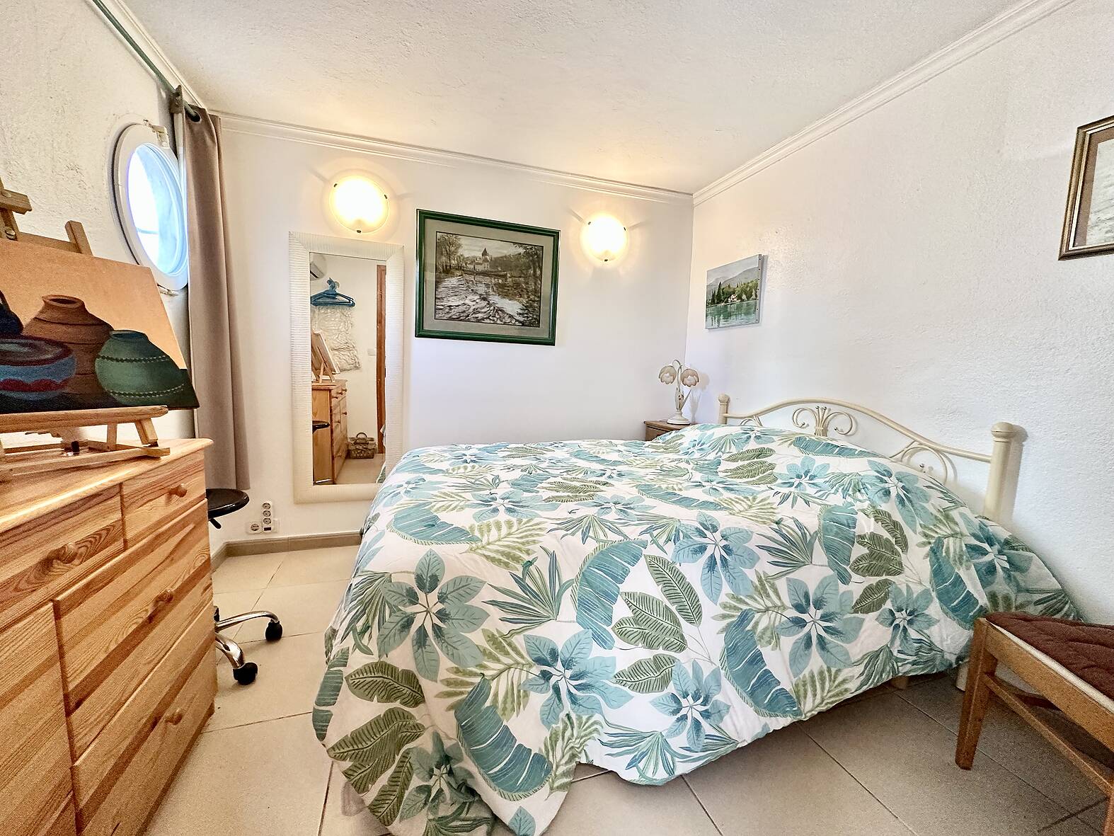 Preciosa casa con piscina y estudio independiente en venta en Empuriabrava