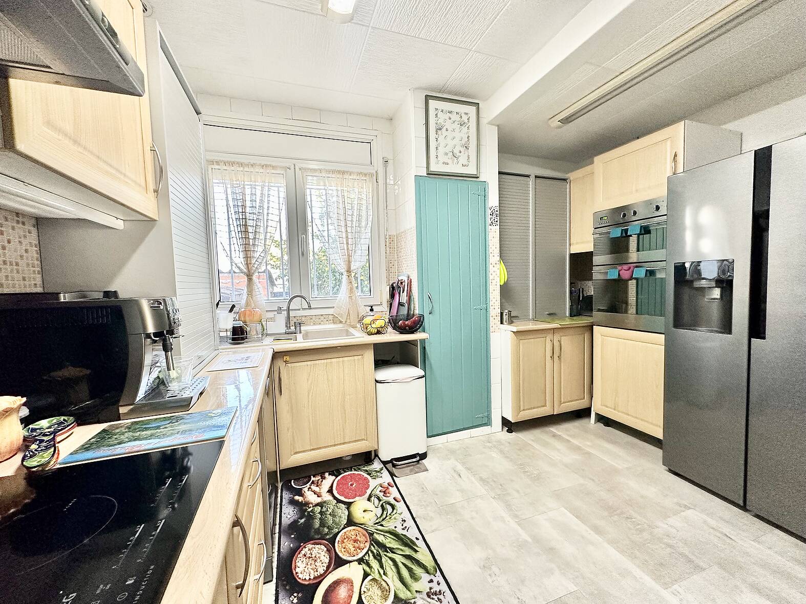 Preciosa casa con piscina y estudio independiente en venta en Empuriabrava