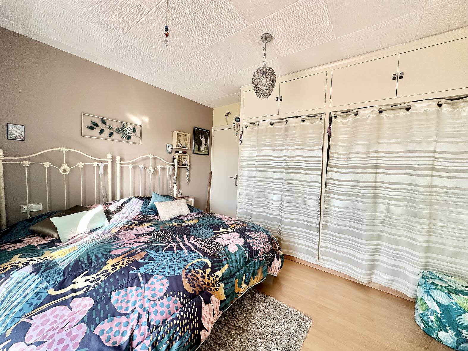 Preciosa casa con piscina y estudio independiente en venta en Empuriabrava
