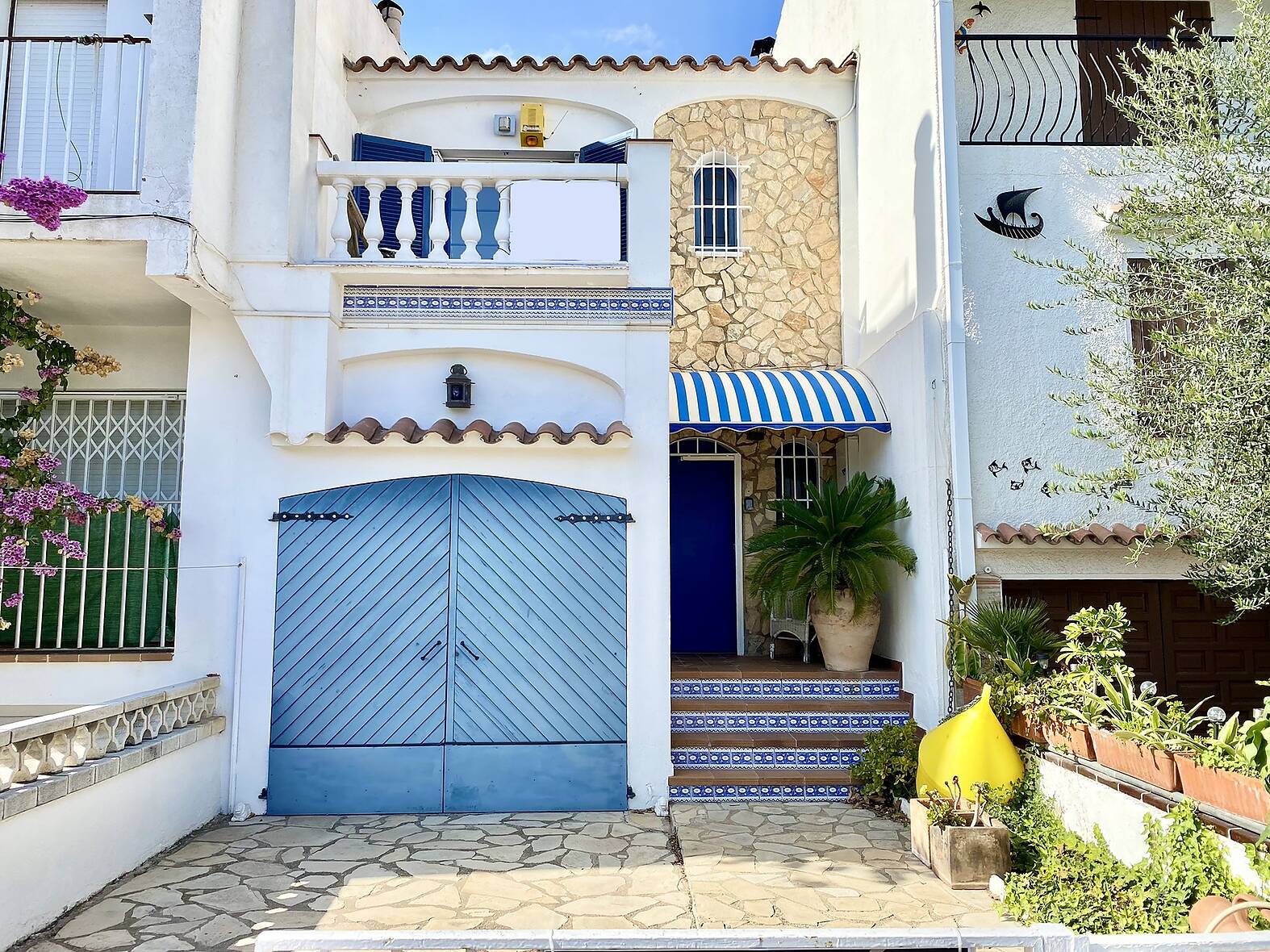 Casa de pescador amb amarratge en venda a Empuriabrava