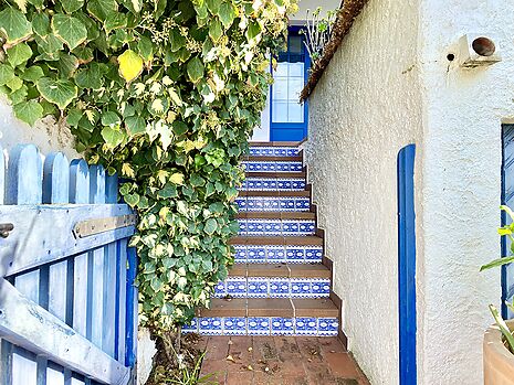 Casa de pescador amb amarratge en venda a Empuriabrava