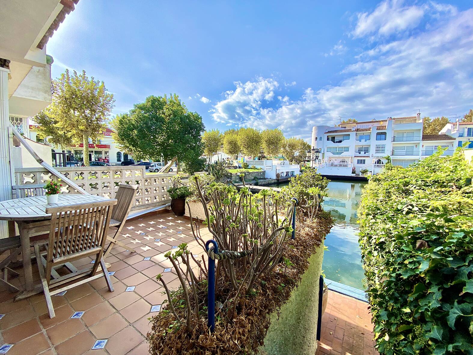 House with mooring for sale in Empuriabrava