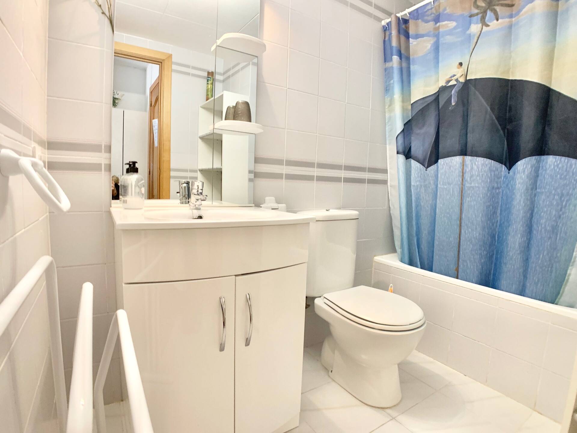 Bonito estudio con una hermosa vista al canal en venta en Empuriabrava
