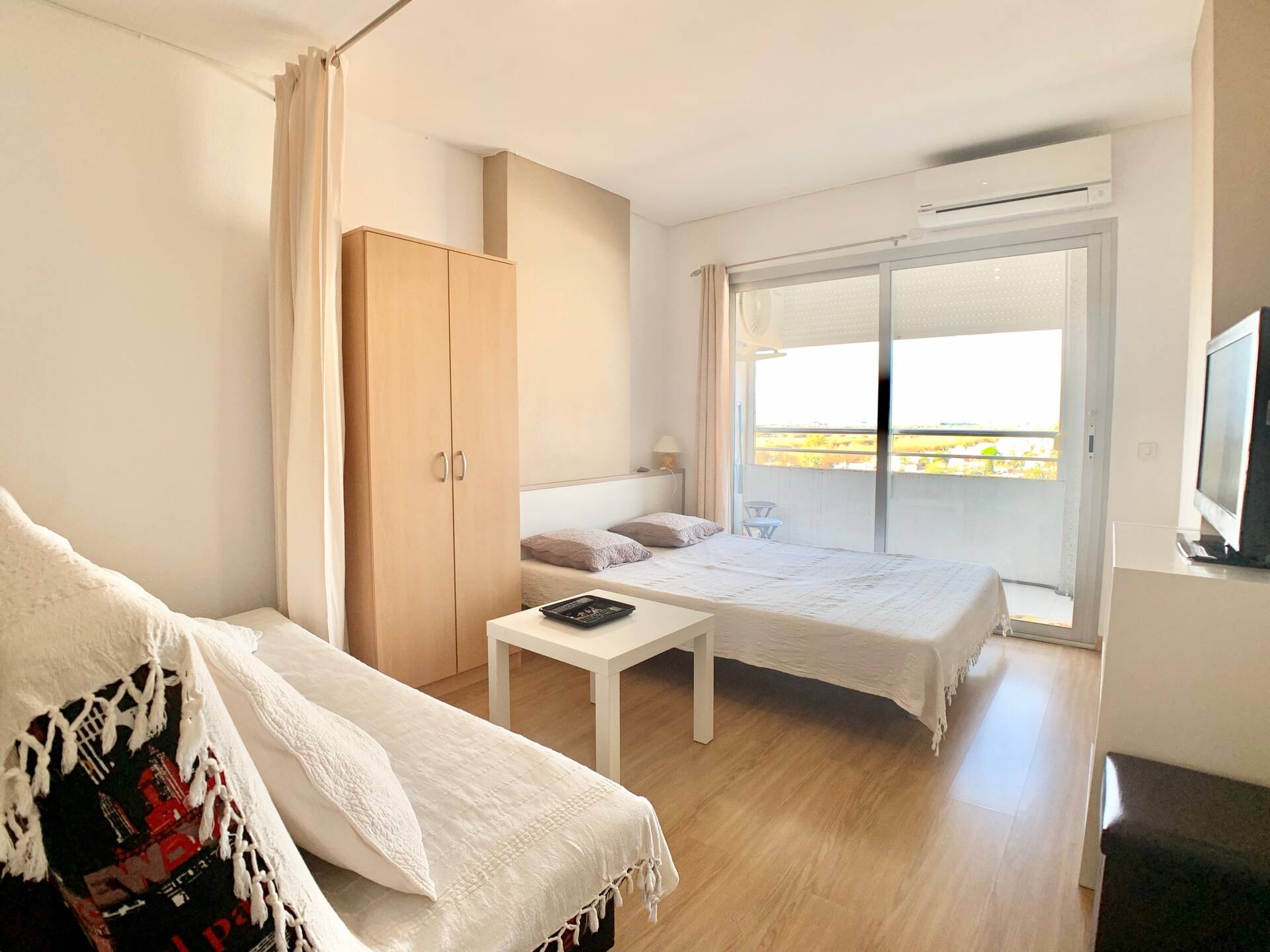 Bonito estudio con una hermosa vista al canal en venta en Empuriabrava