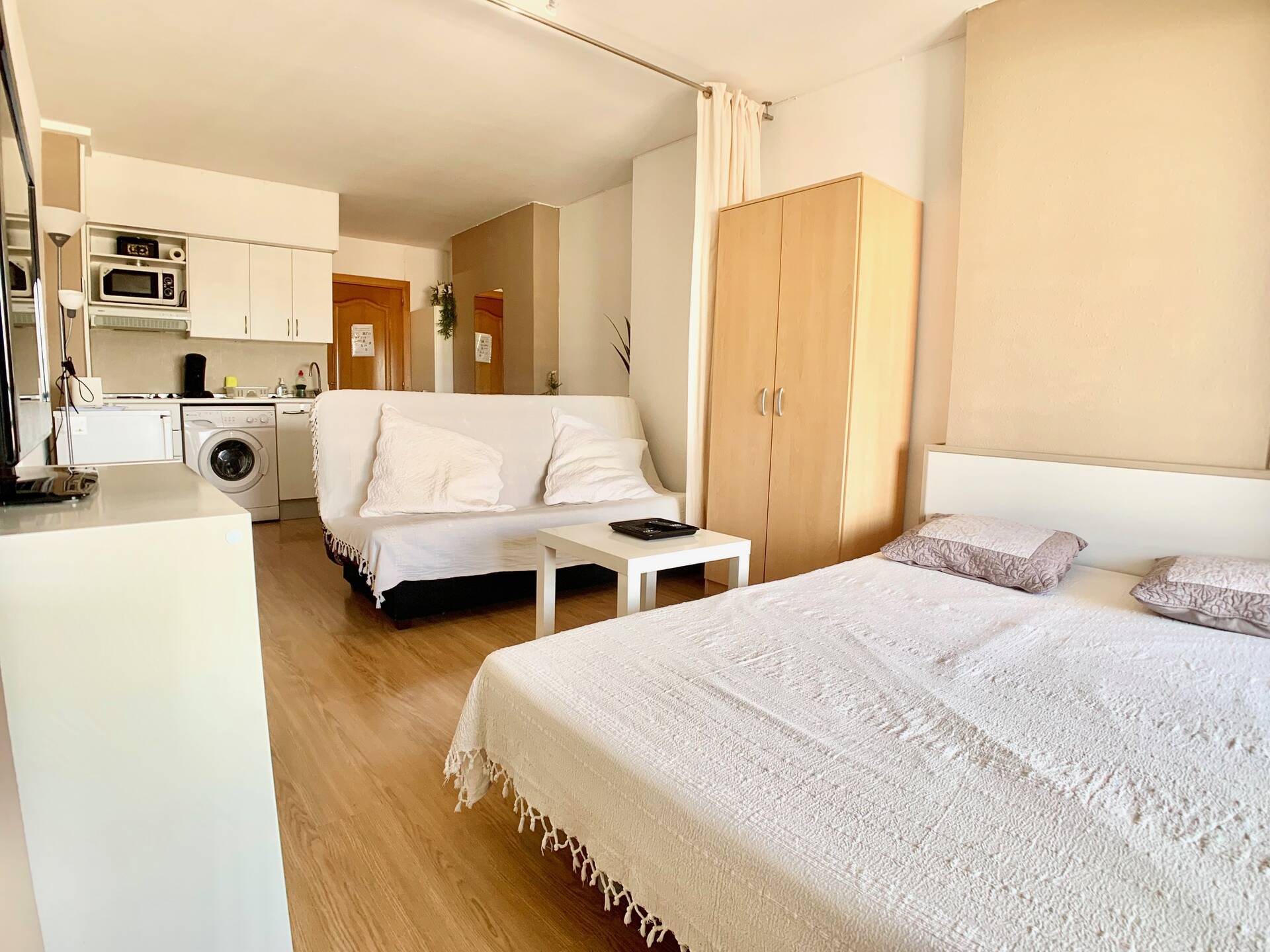 Bonito estudio con una hermosa vista al canal en venta en Empuriabrava