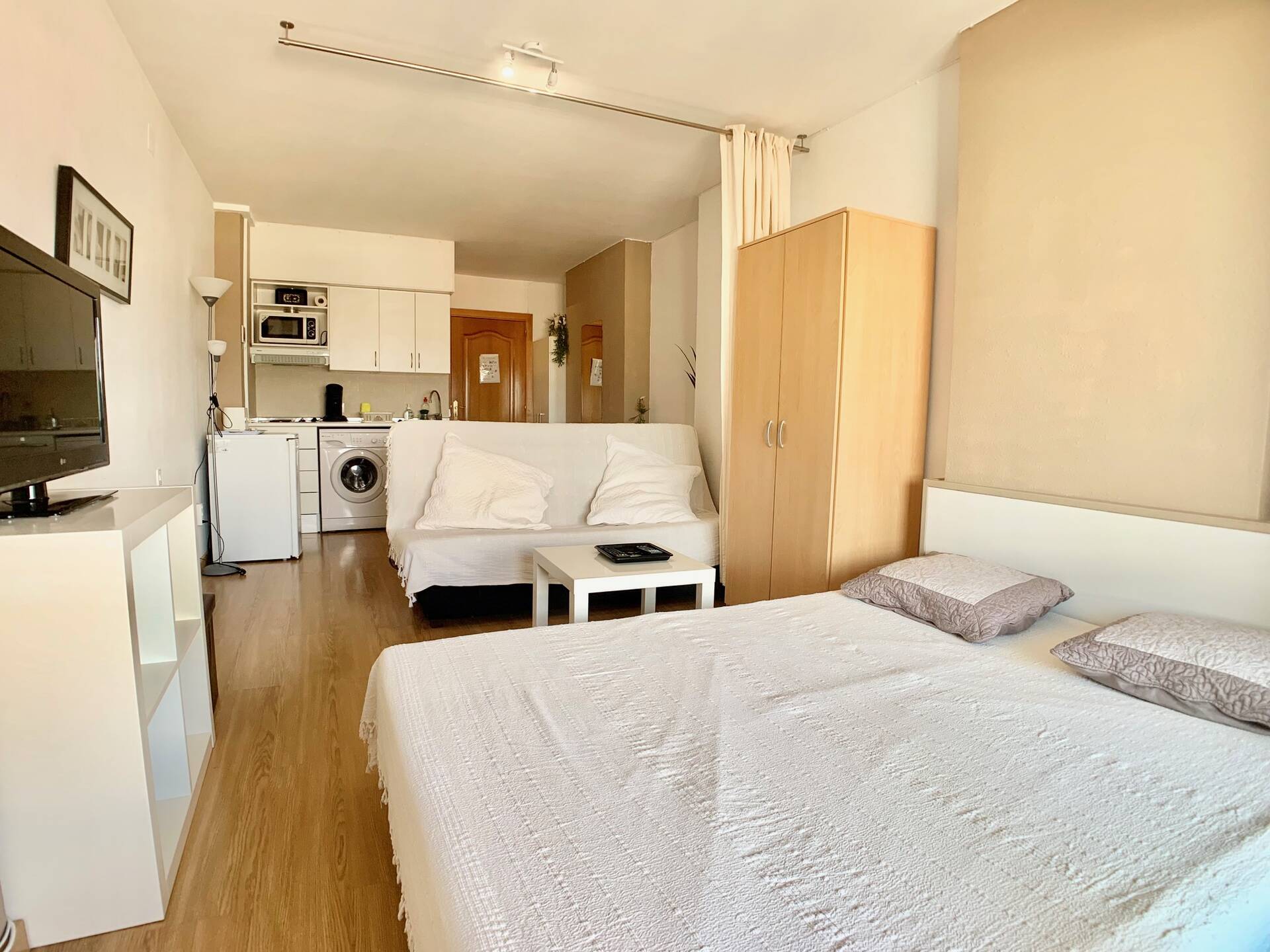 Bonito estudio con una hermosa vista al canal en venta en Empuriabrava