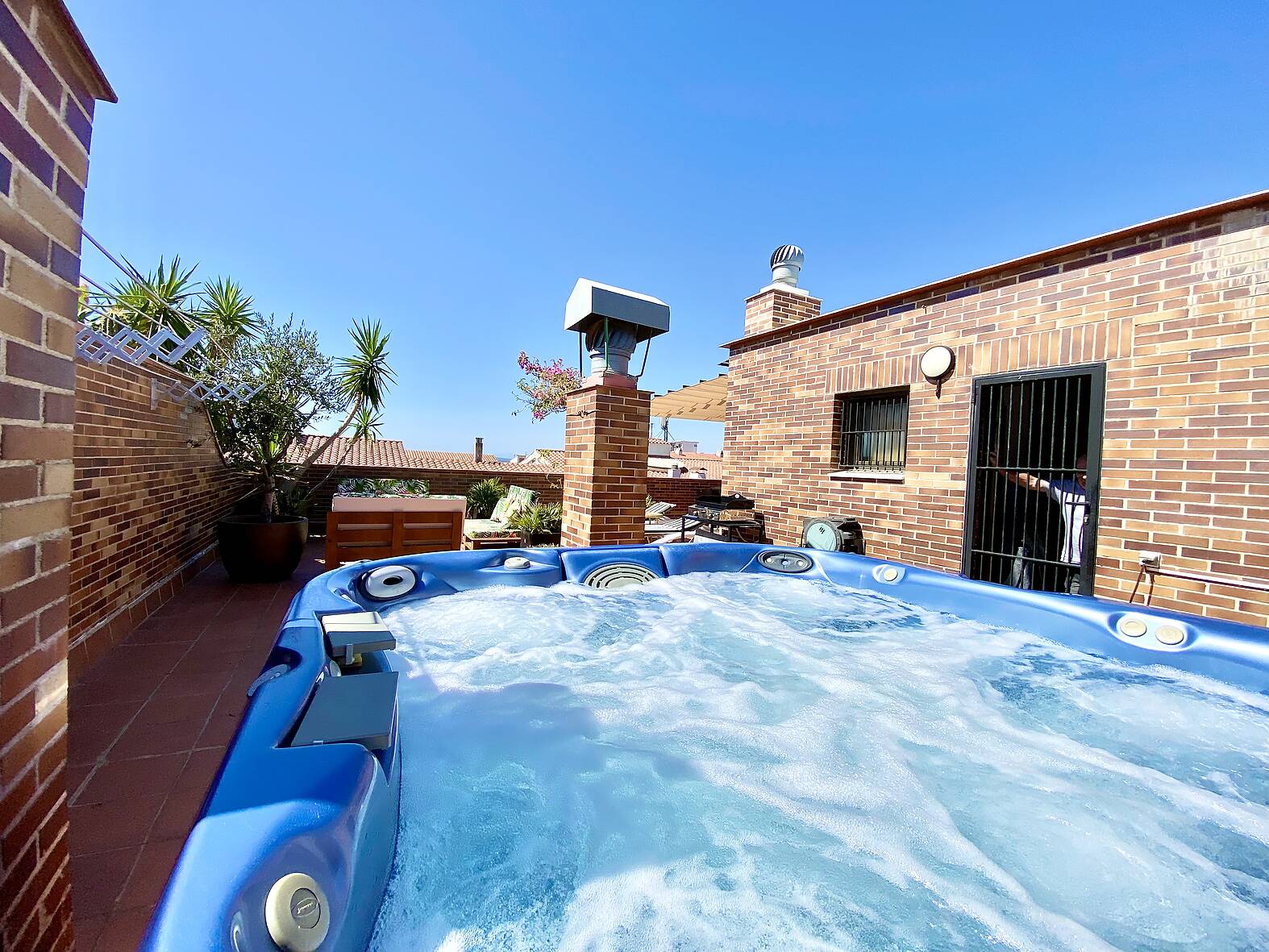 Precioso apartamento con jacuzzi piscina en venta en Rosas