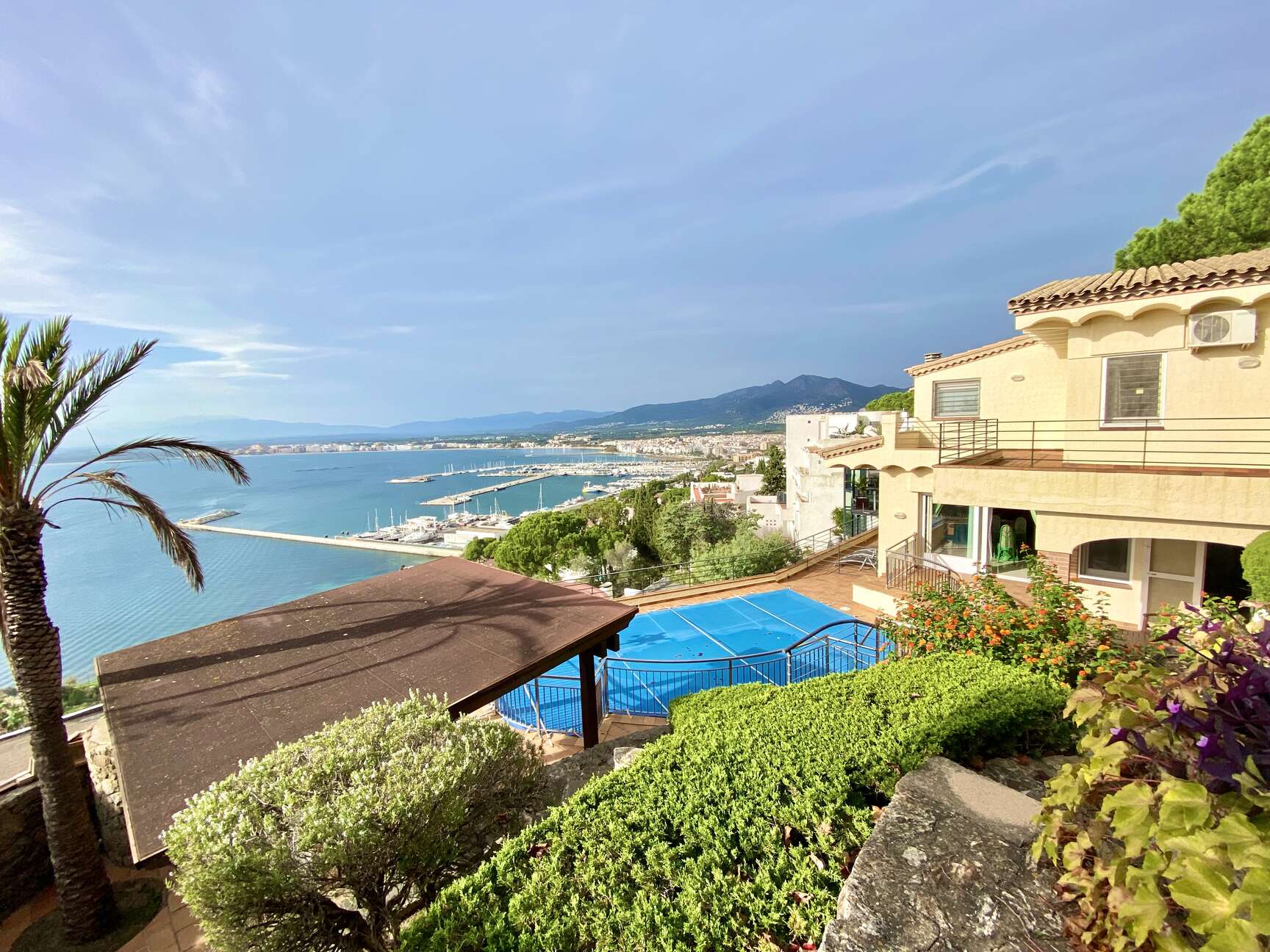 Magnifique villa avec vue imprenable sur la mer à vendre à Rosas