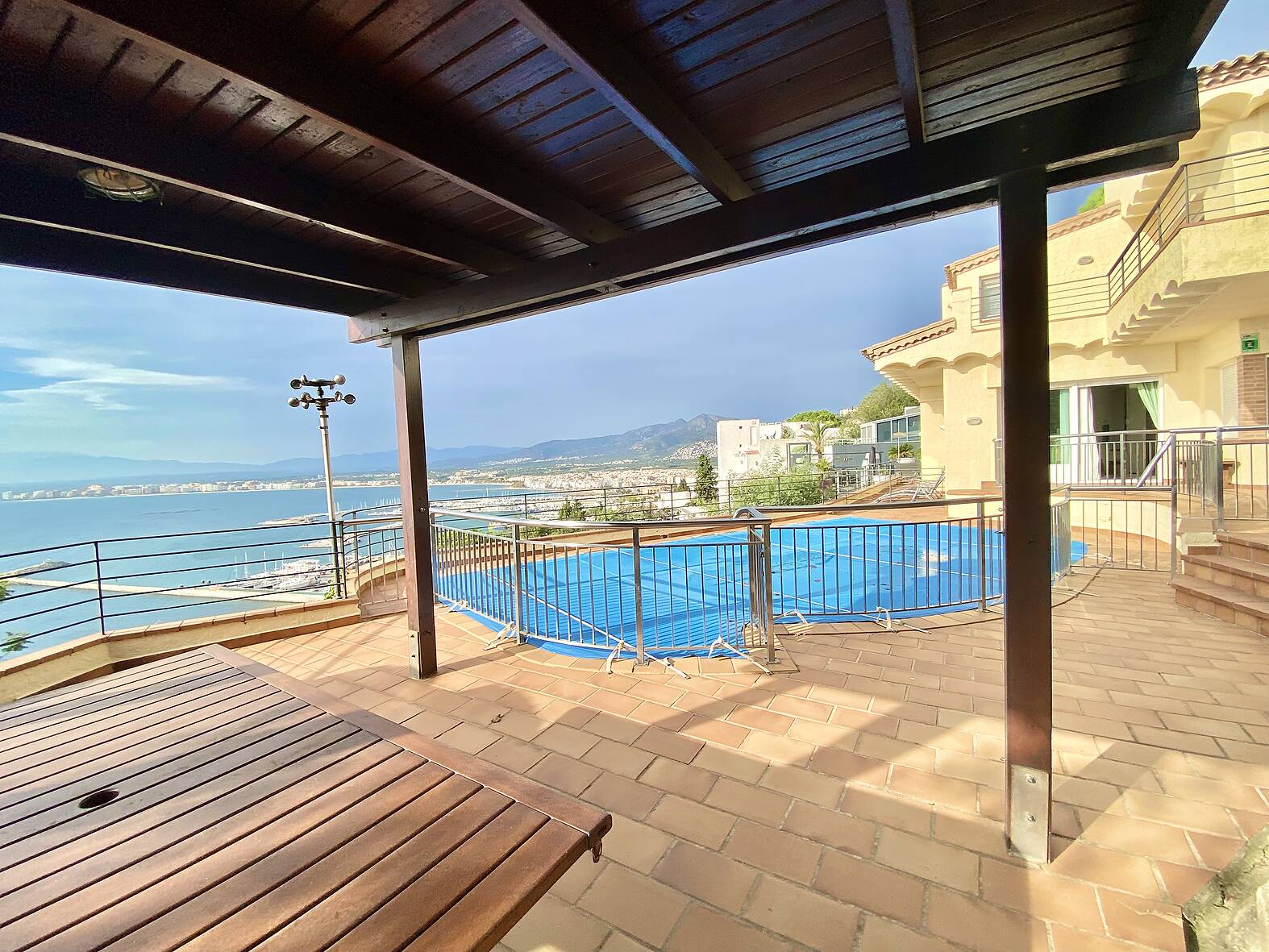 Magnifique villa avec vue imprenable sur la mer à vendre à Rosas