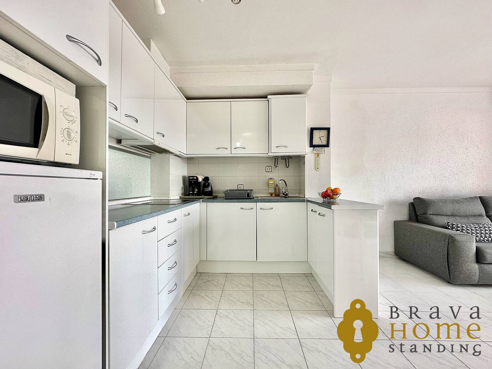 Beautiful apartment overlooking the port of Empuriabrava, for sale