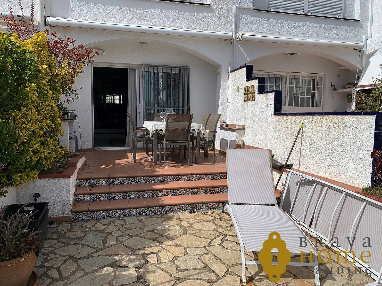Beautiful fisherman's house with an 8x4m mooring for sale in Rosas