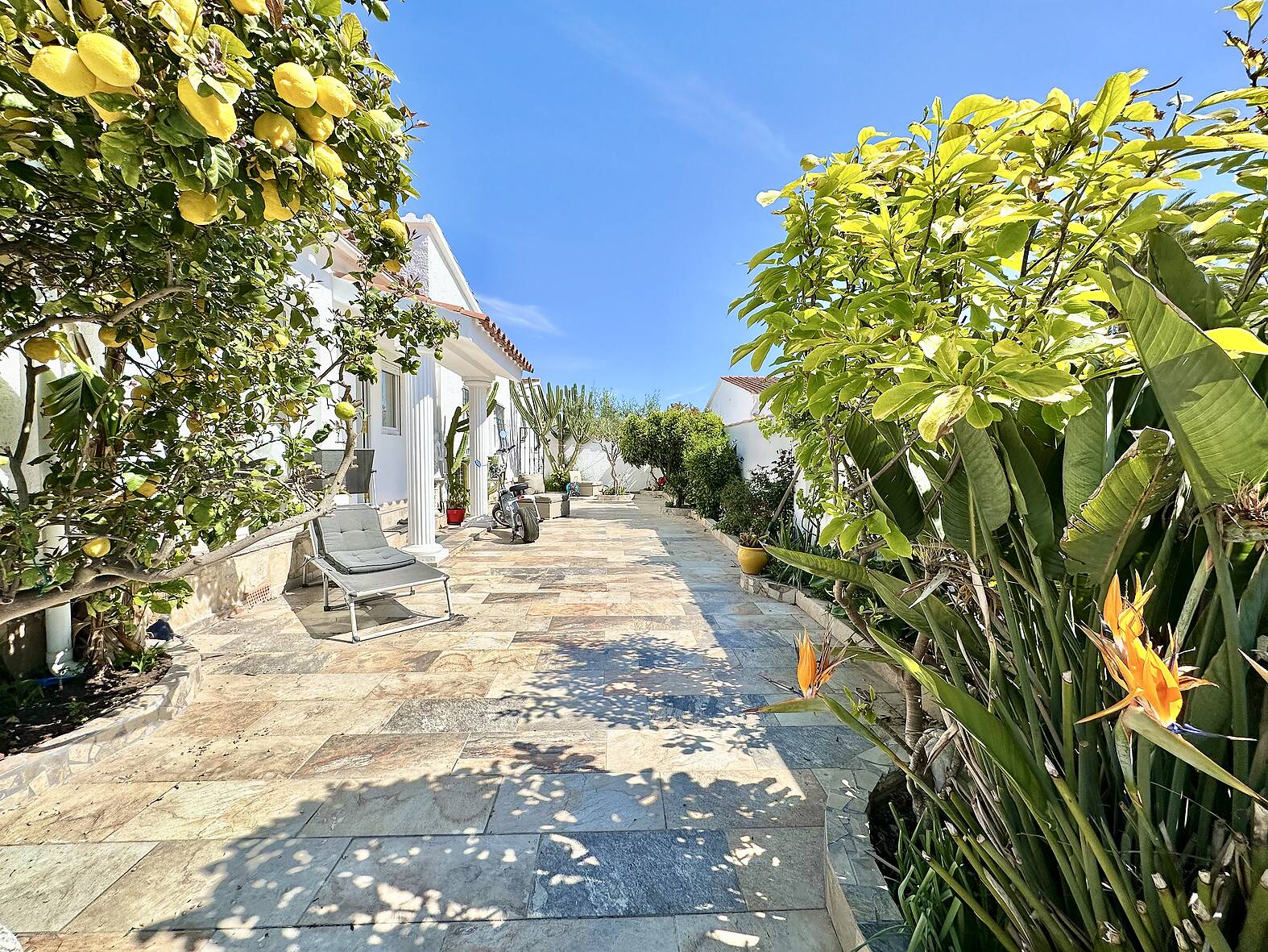 Splendid house with swimming pool for sale in Empuriabrava