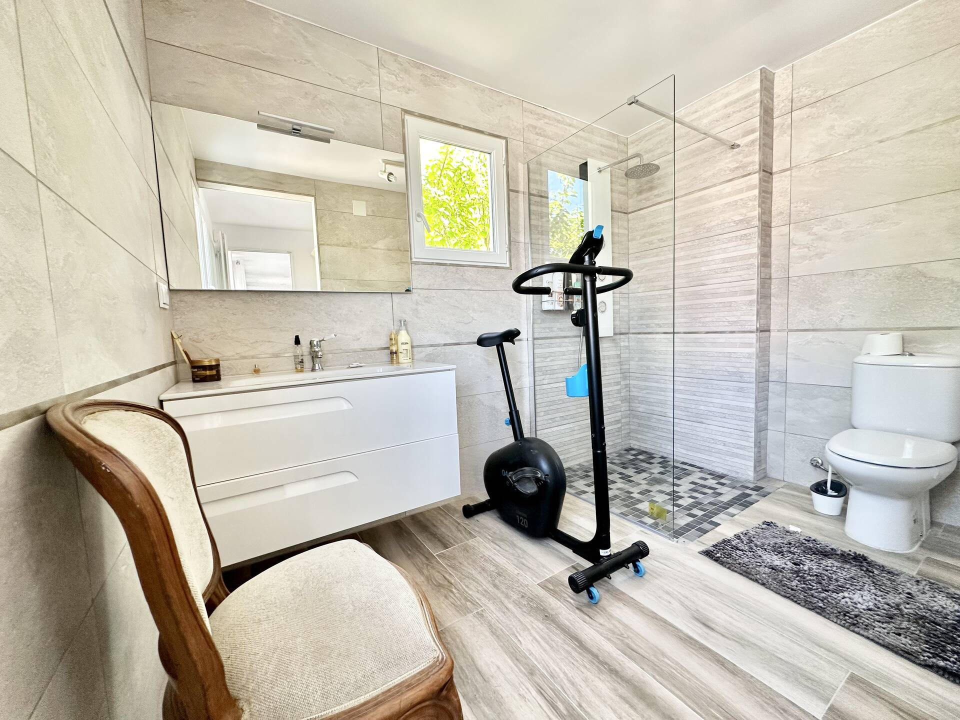 Espléndida casa con piscina en venta en Empuriabrava