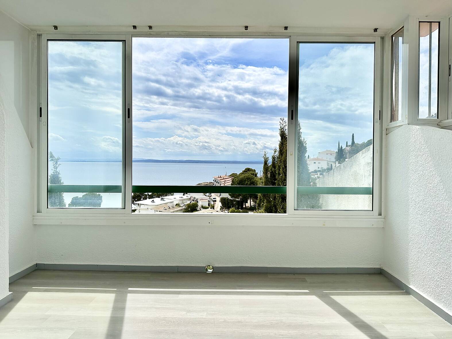 Maison avec vue mer et à pieds de la plage à vendre à Rosas Almadrava