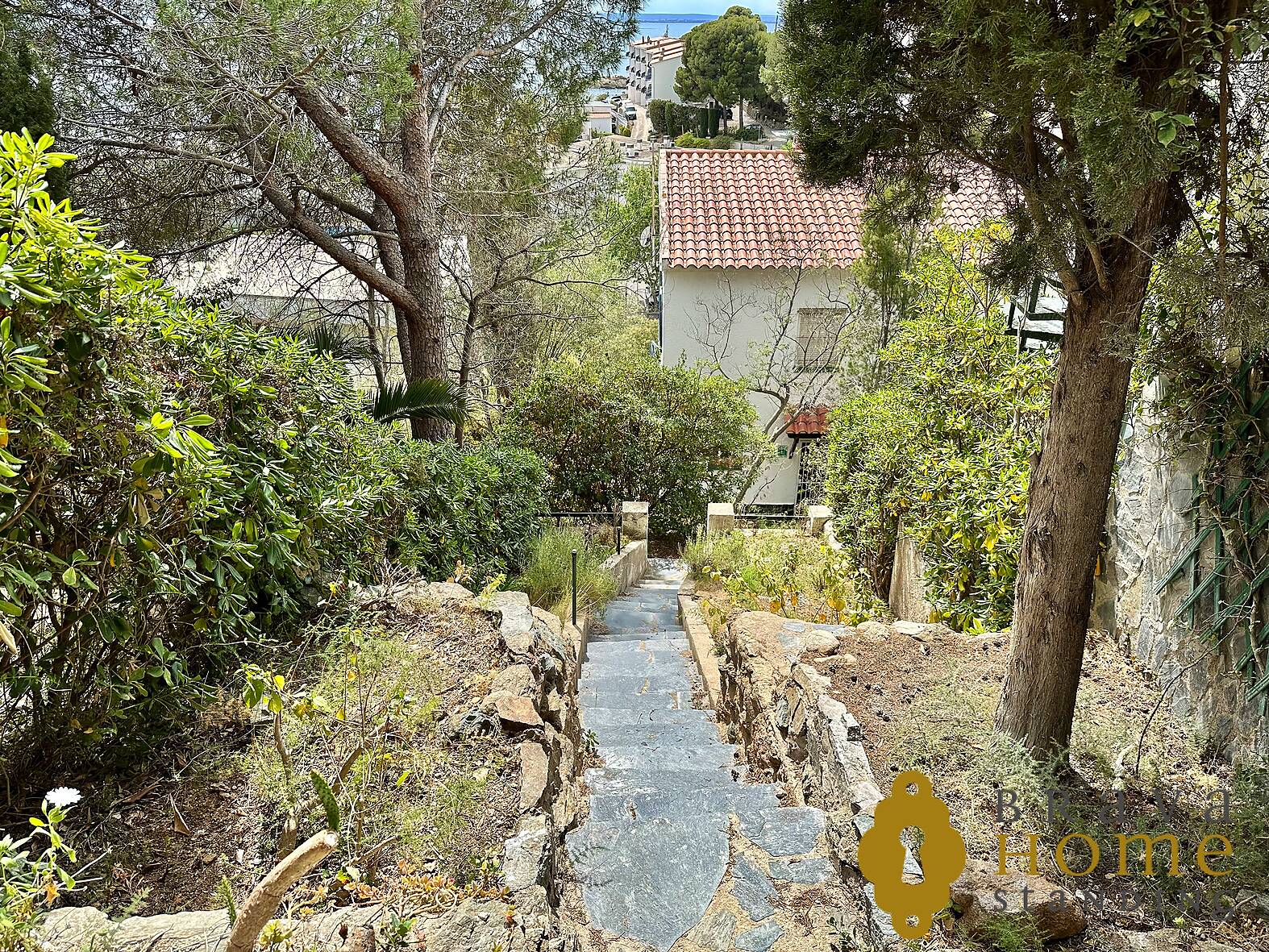 Casa amb vistes al mar ia peu de la platja en venda a Rosas - Almadrava