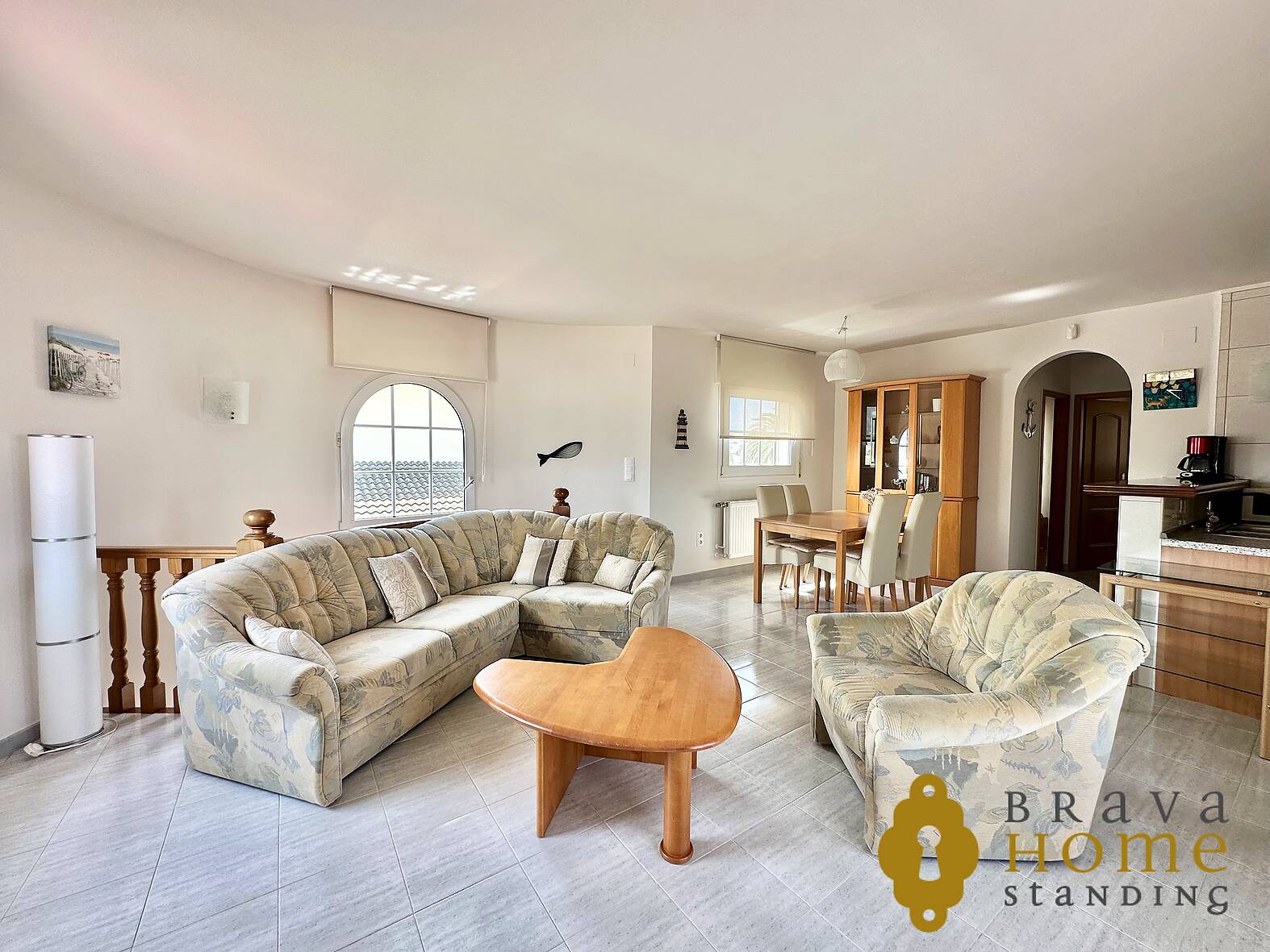 Villa with mooring and independent apartment for sale in Empuriabrava