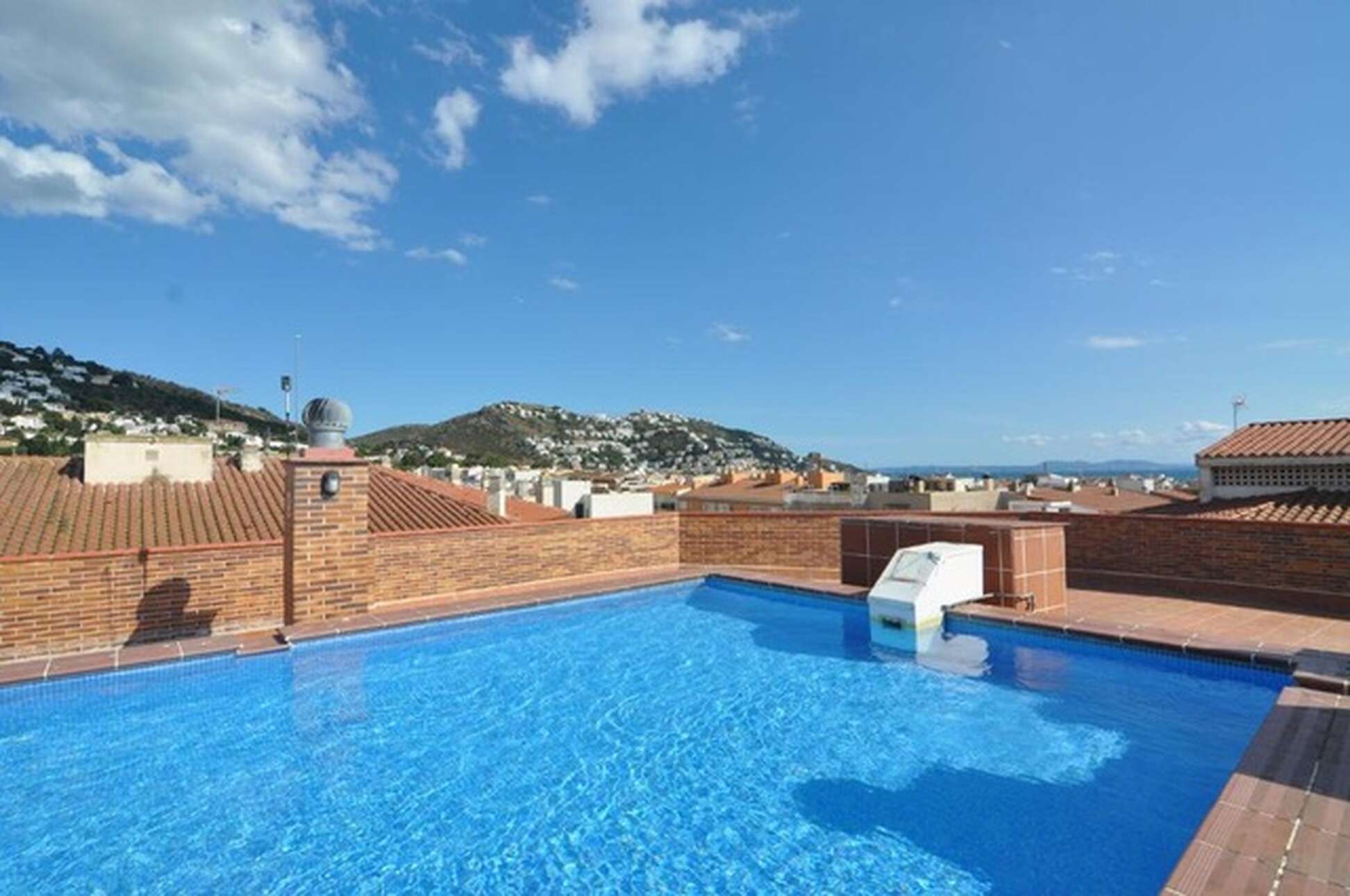 Magnífic apartament amb piscina en venda al centre de Roses