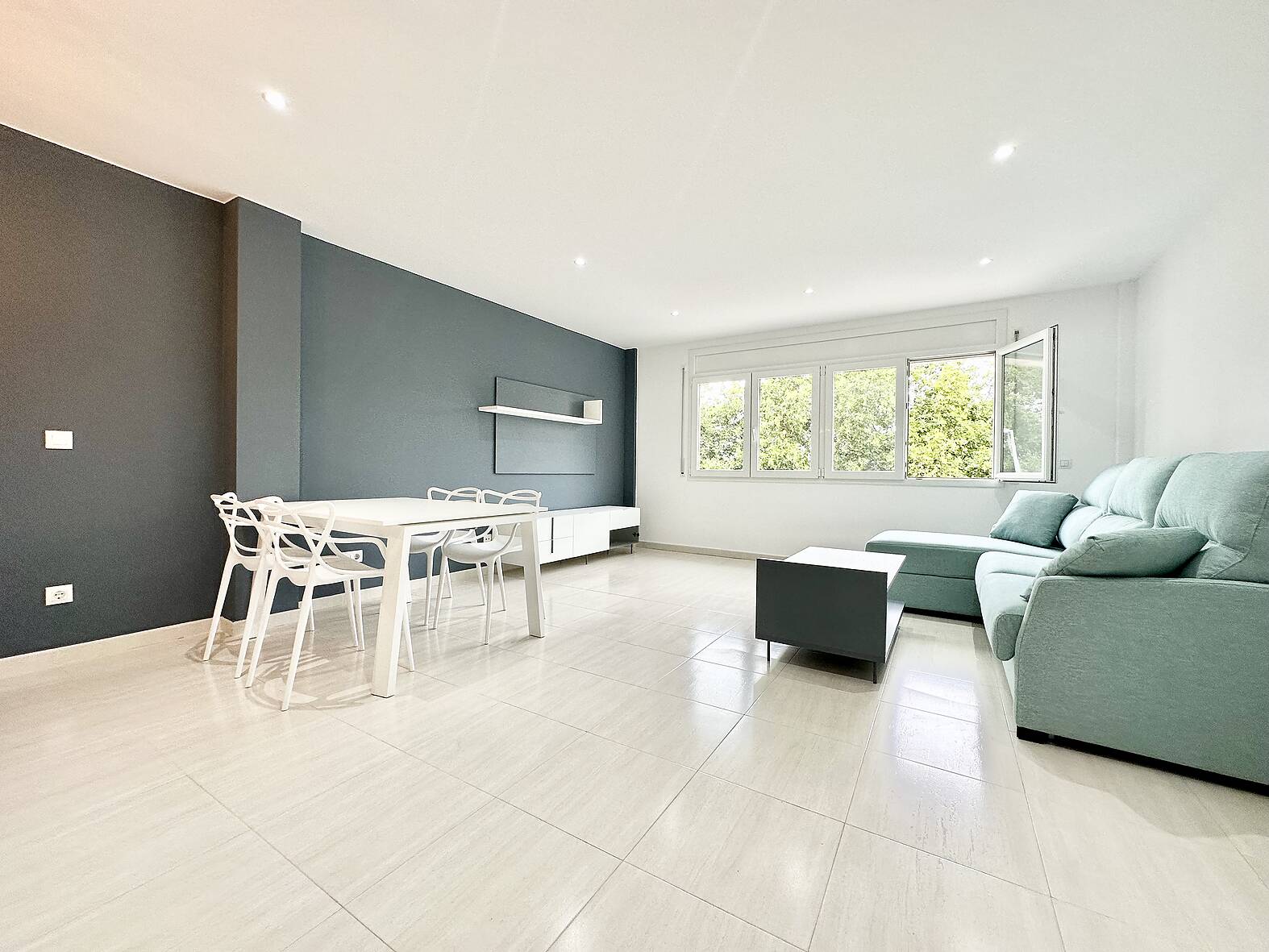 Bel appartement avec vue sur les montagnes, en vente à Rosas