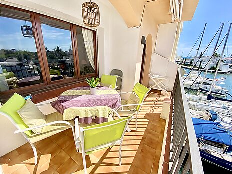 Superbe appartement avec vue canal à vendre à Empuriabrava