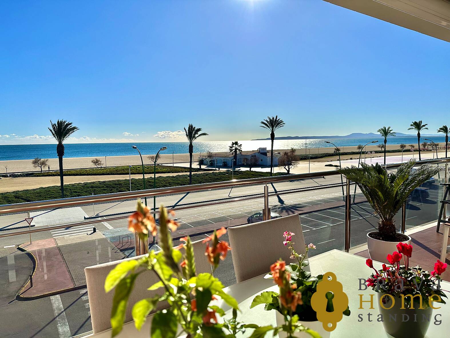 Fantastic apartment in 1st line of the sea, for sale in Empuriabrava