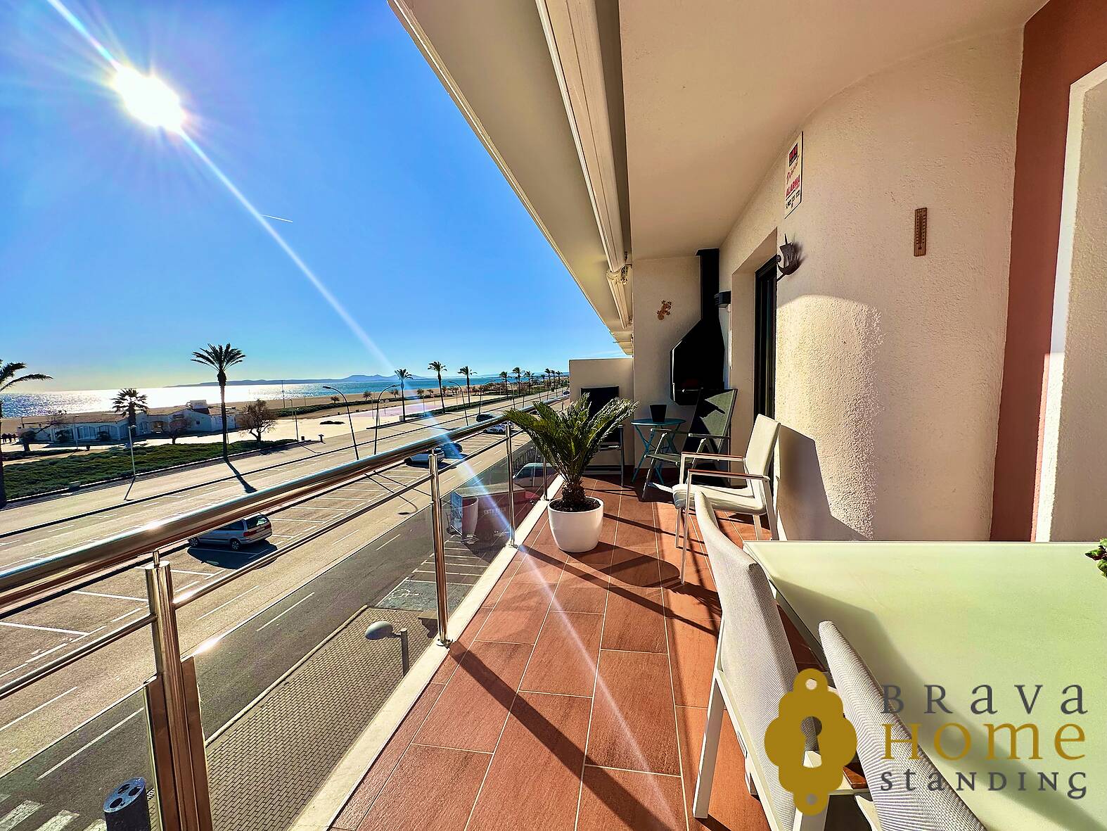 Fantastico apartamento en 1era linea de mar, en venta en Empuriabrava