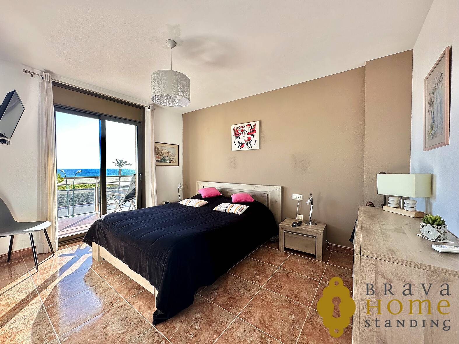 Fantastic apartment in 1st line of the sea, for sale in Empuriabrava