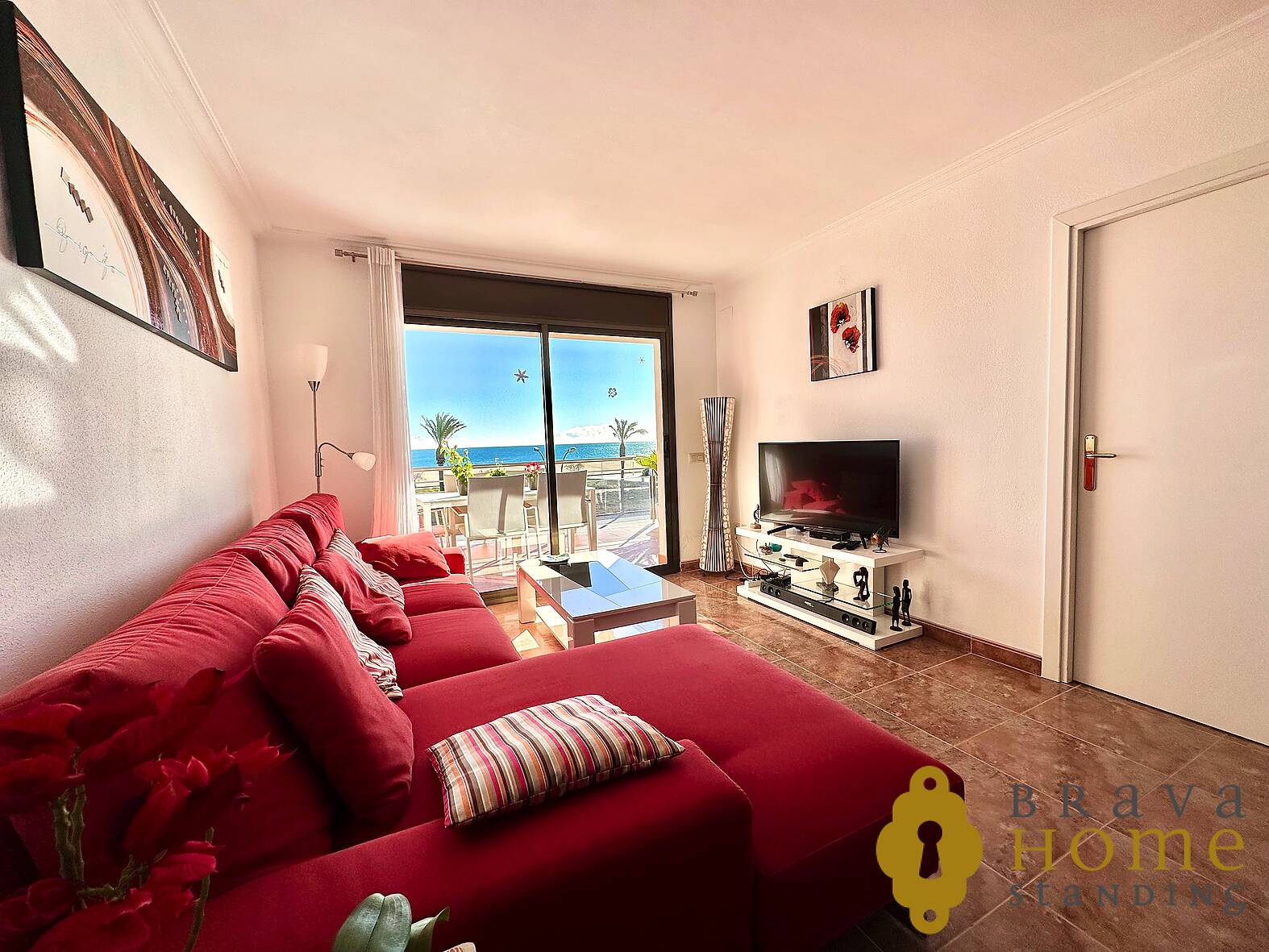 Fantastic apartment in 1st line of the sea, for sale in Empuriabrava