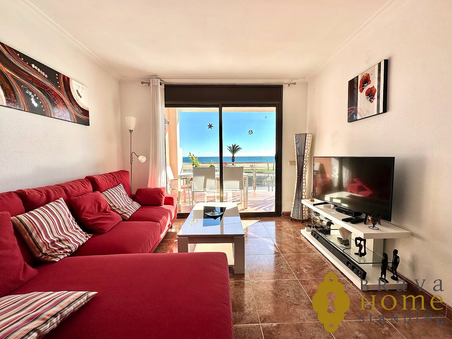 Fantastic apartment in 1st line of the sea, for sale in Empuriabrava