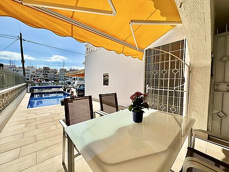 Magnificent house with mooring before the bridges in Empuriabrava.