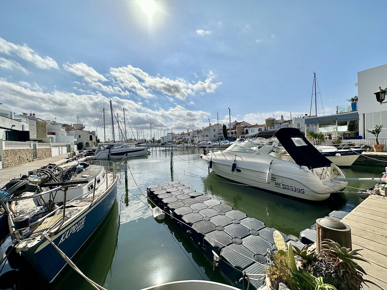 Magnífica casa amb amarratge abans dels ponts a Empuriabrava.