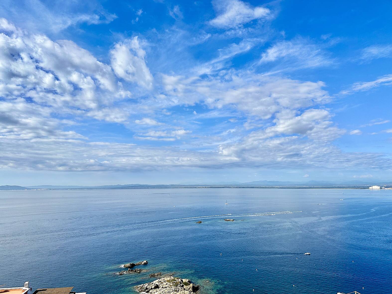 Fantàstica casa amb vistes al mar en venda a Roses - Canyelles Petites