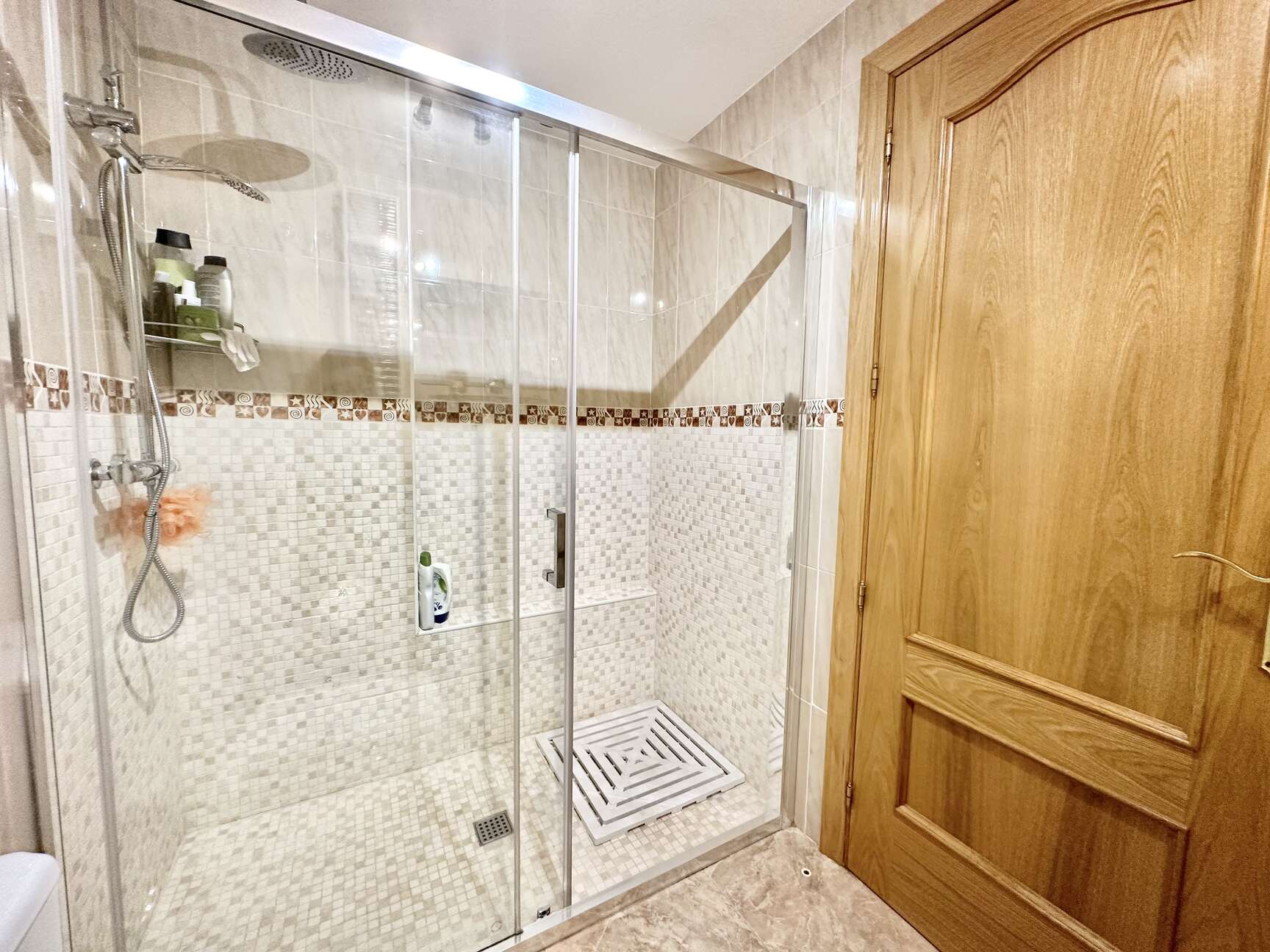 Magnífico piso con piscina en venta en el centro de Roses