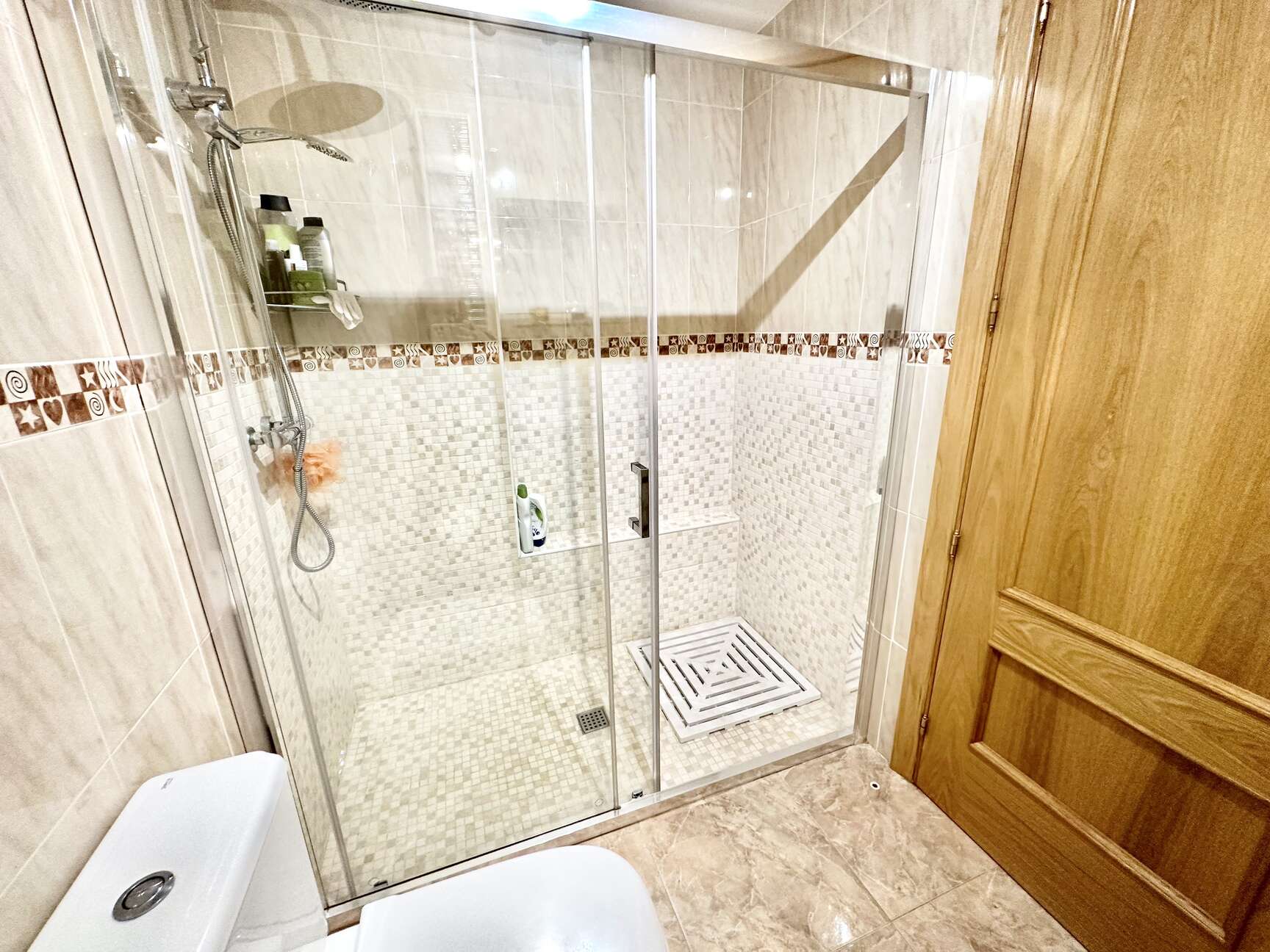 Magnífico piso con piscina en venta en el centro de Roses