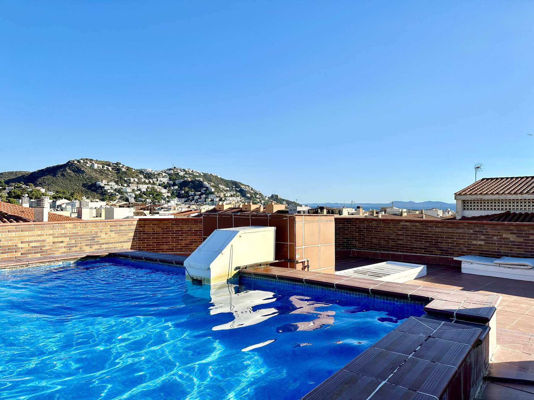 Magnífico piso con piscina en venta en el centro de Roses