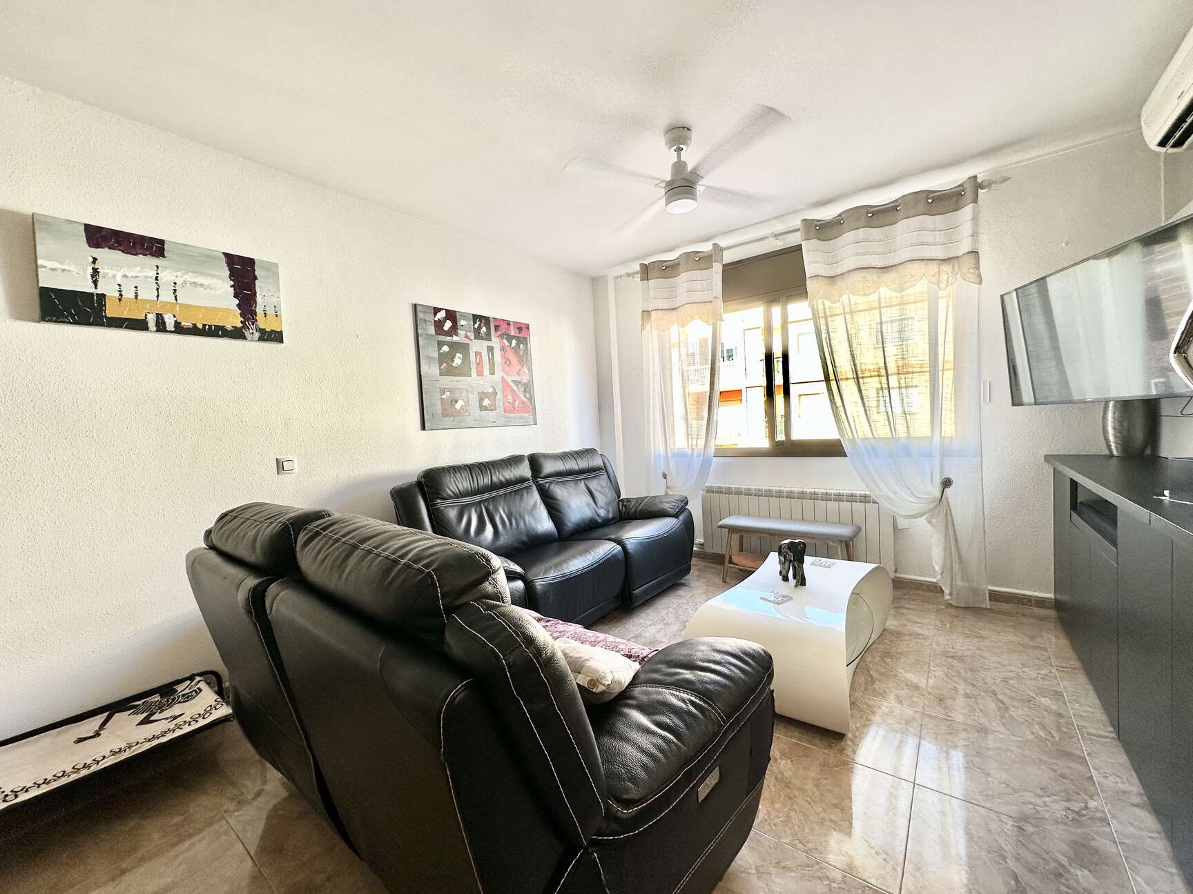 Magnífico piso con piscina en venta en el centro de Roses