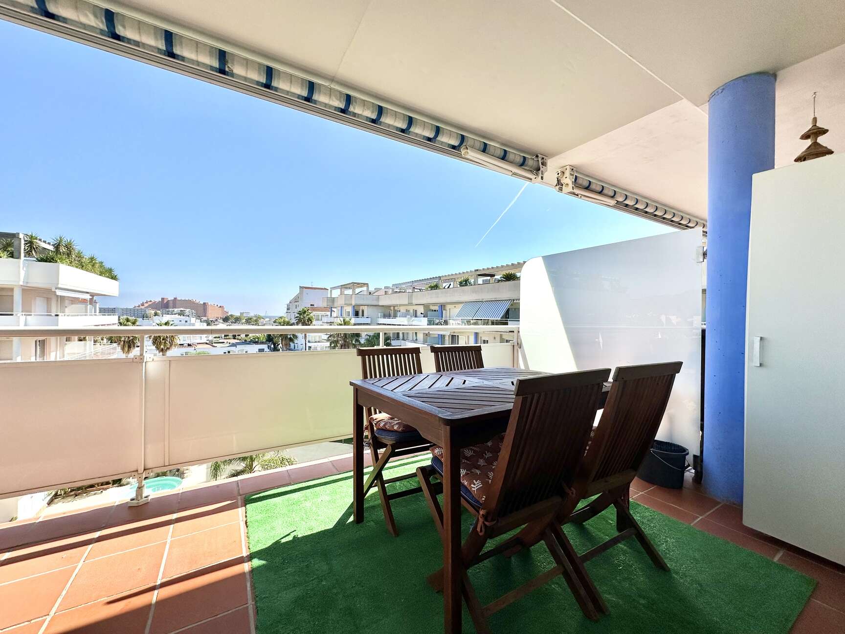 Penthouse apartment with jacuzzi &amp; pool, for sale in Rosas - Santa Margarita