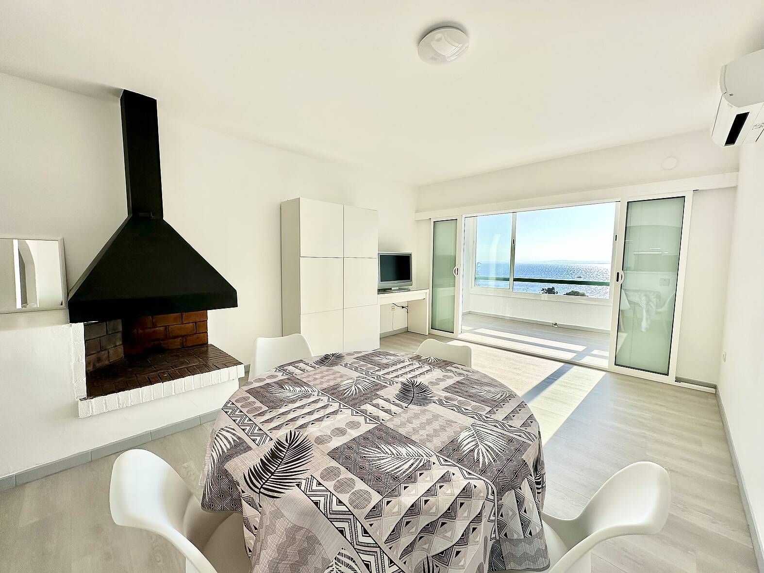 Maison avec vue mer et à pieds de la plage à vendre à Rosas Almadrava