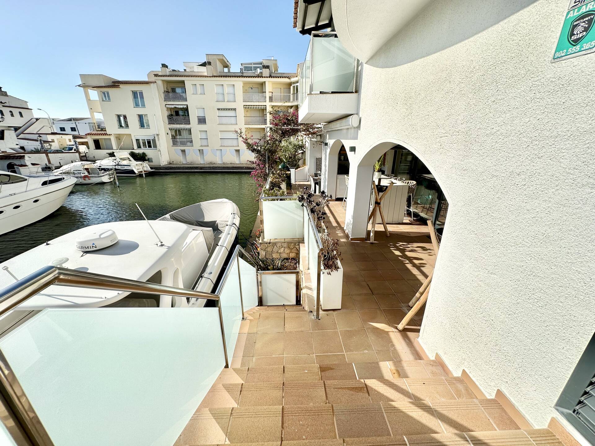 Luxueuse Maison avec amarre de 20 m avant les ponts à Empuriabrava