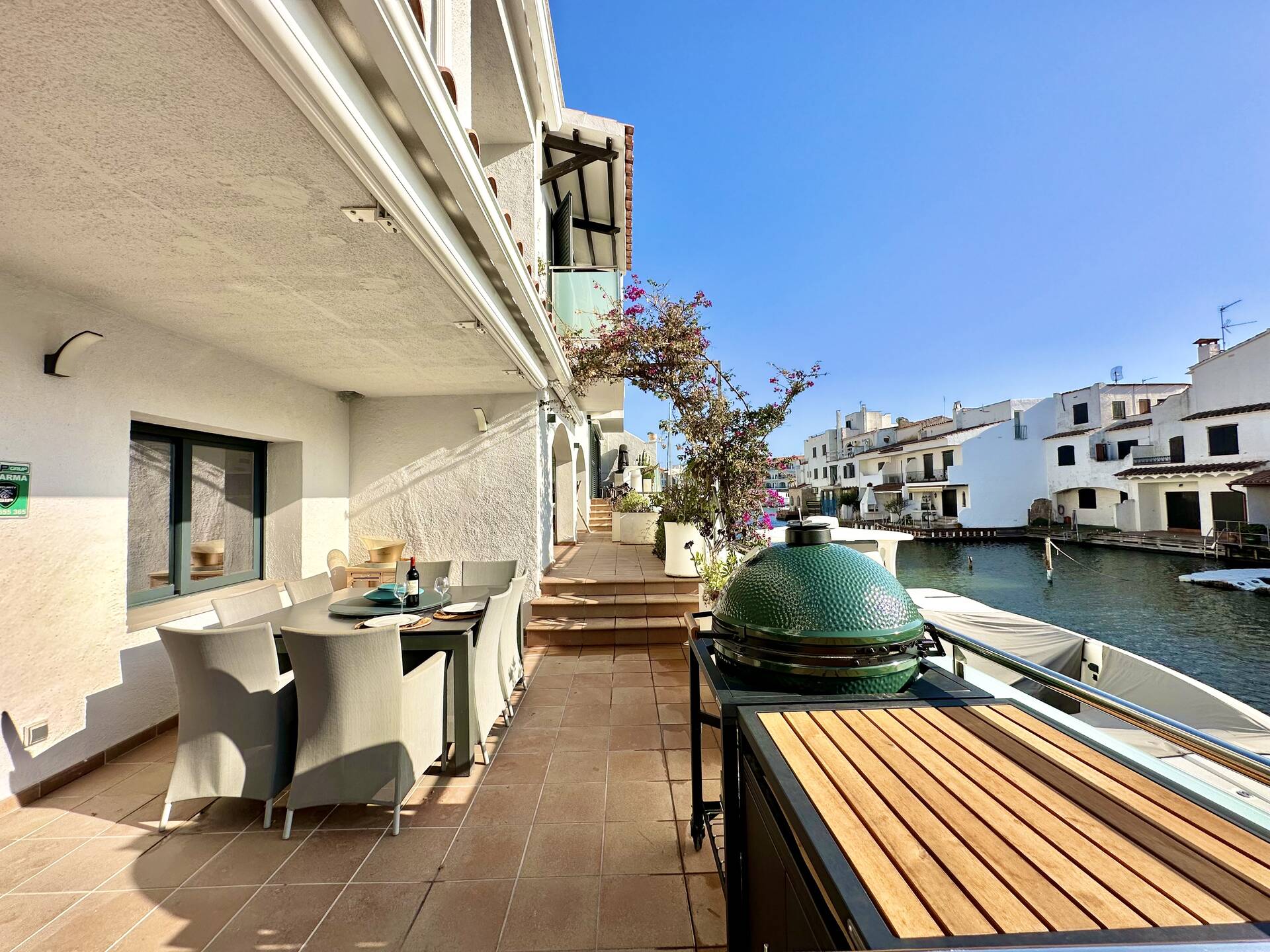 Luxurious house with mooring before the bridges in Empuriabrava