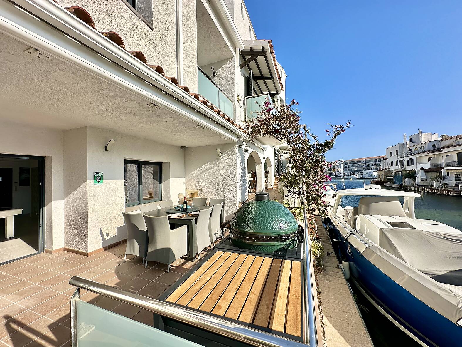 Luxurious house with 20m mooring before the bridges in Empuriabrava