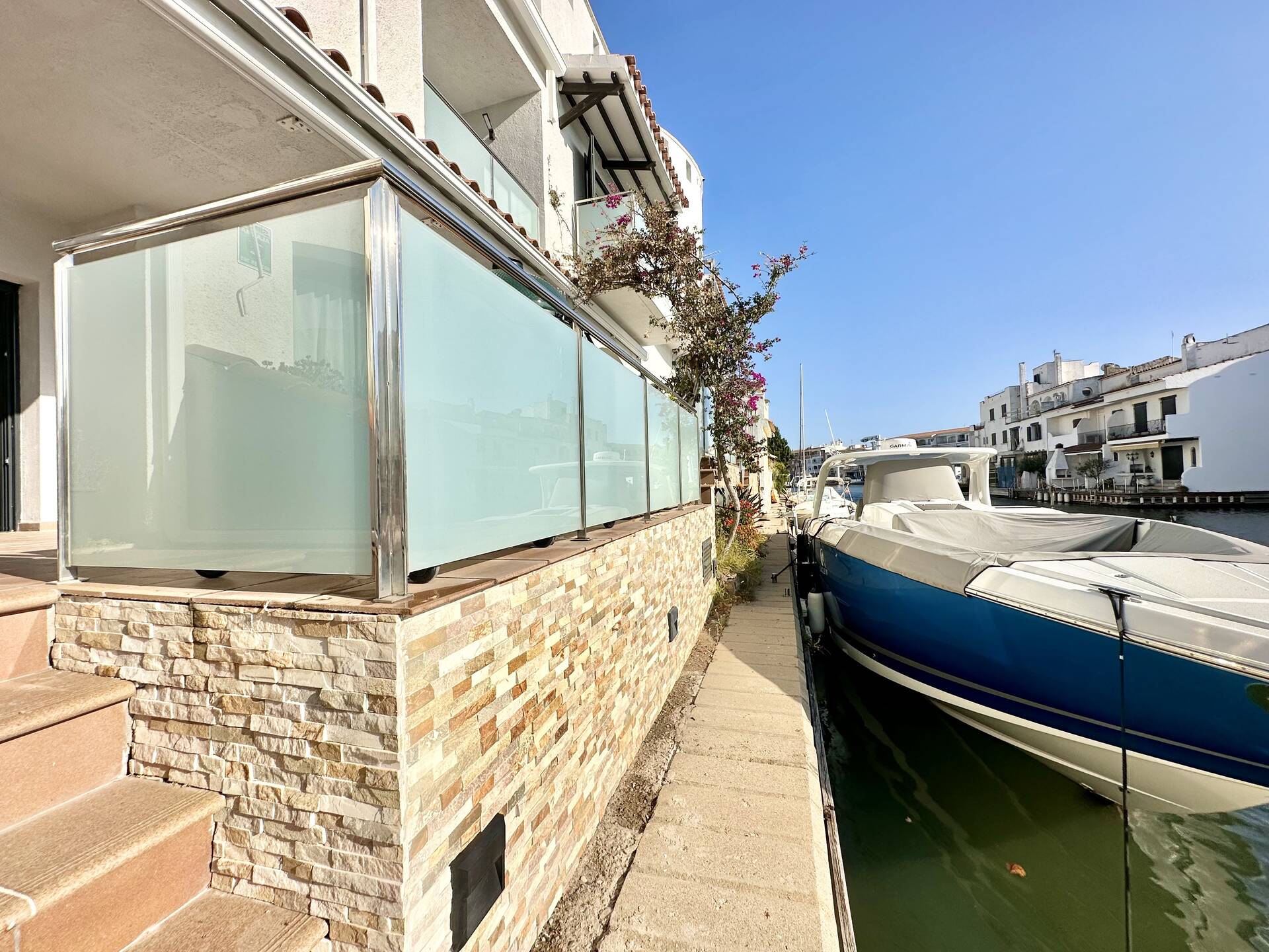 Luxueuse Maison avec amarre de 20 m avant les ponts à Empuriabrava